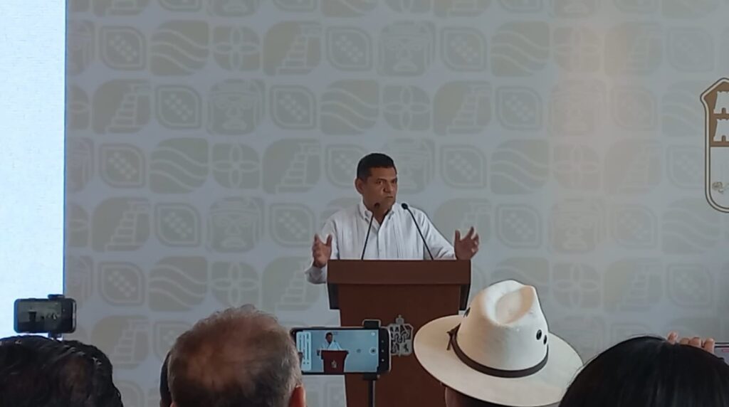 Javier May propone a Sheinbaum ampliación del Puente de Los Monos y modernización de carretera