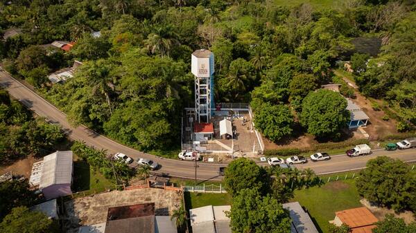 Ovidio Peralta inaugura obras por más de 10 millones de pesos en Comalcalco