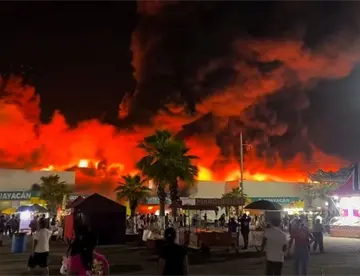 Incendio en la Feria Tabasco acapara titulares en México y el extranjero