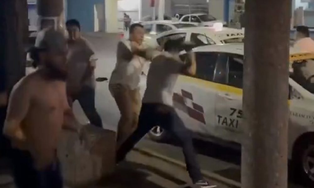 A punta de cinturonazos taxistas dirimen sus diferencias en pleno Pagés Llergo