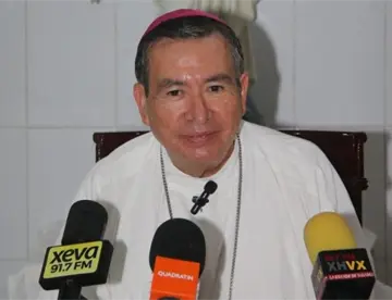 Felicita Diócesis de Tabasco a albañiles y constructores por el día de la Santa Cruz