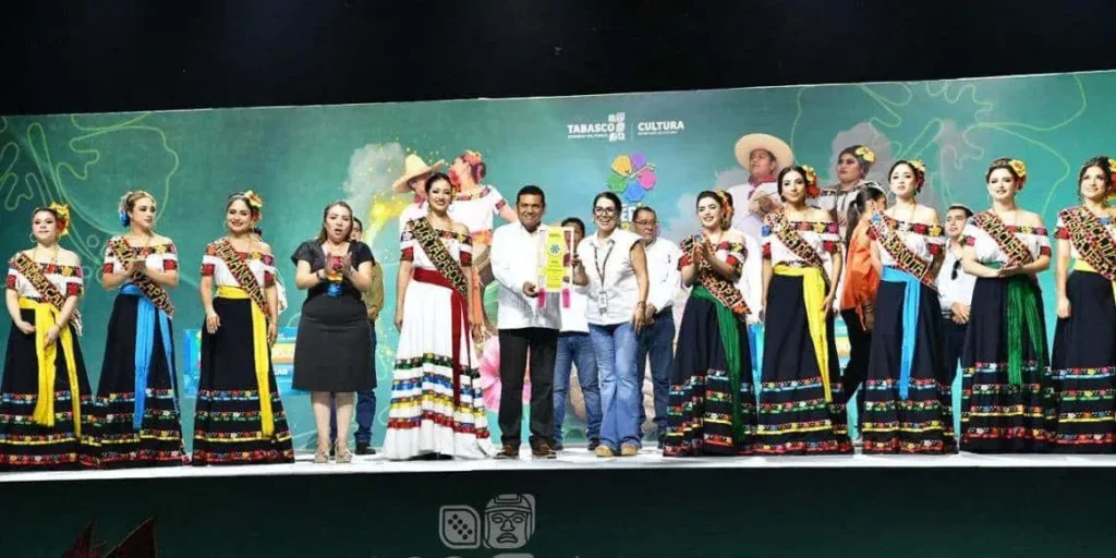 Clausuran feria con éxito total