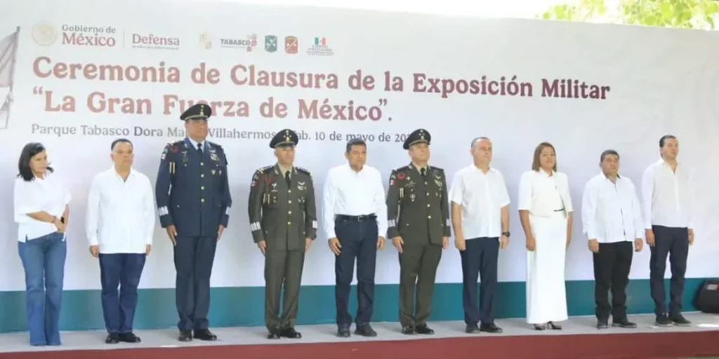 Javier May encabeza cierre de Exposición Militar