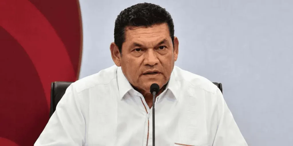 Comienzan renuncias en el gabinete rumbo a 2027