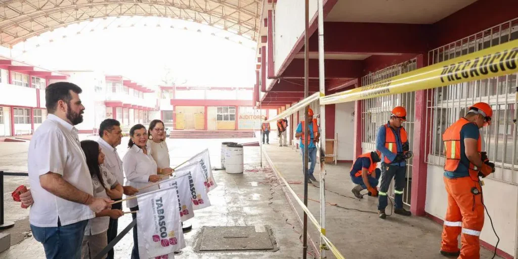 Javier May inicia construcción en Secundaria Técnica 9