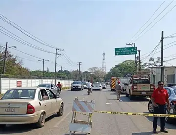 Reportan fuga de gas en zona aledaña al Complejo de Ciudad Pemex, Macuspana