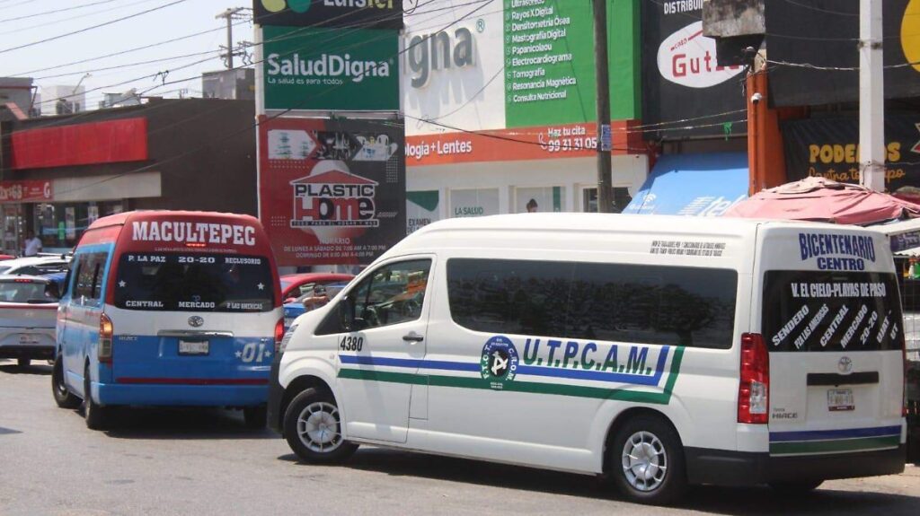 Transportistas de Tabasco amagan con posible aumento de pasaje a 14 pesos