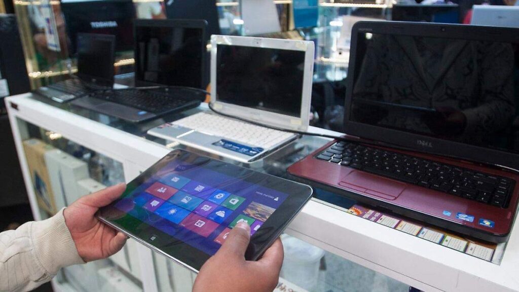 Especialistas advierten efectos negativos de celulares y tabletas en la primera infancia