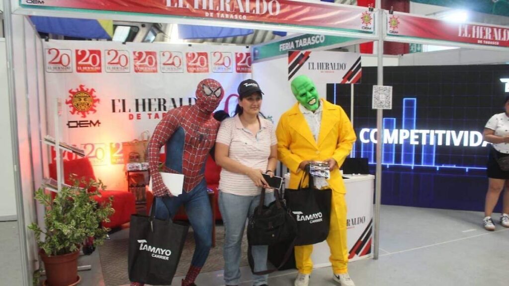 Stand de El Heraldo de Tabasco lleva exitosa activación con Tamayo Telecom