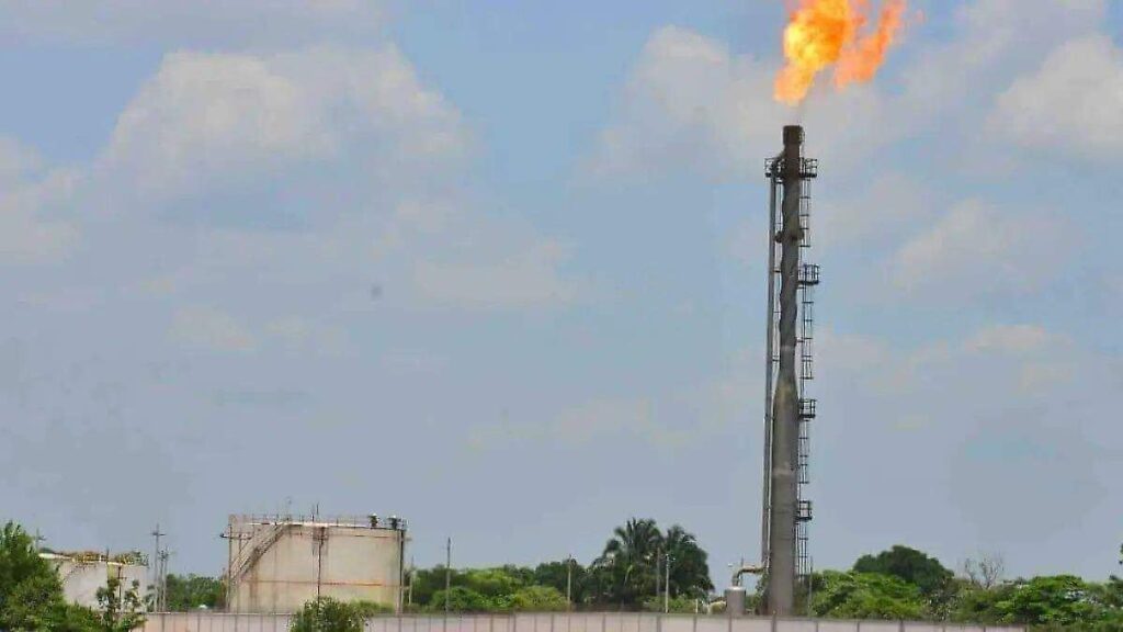 Por limpieza de gasoducto incrementará desfogue de quemadores en Tabasco