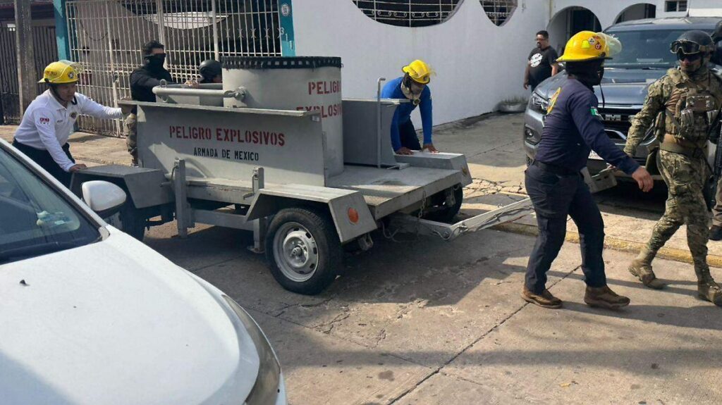 Autoridades aseguran arsenal en cateo en Ciudad Deportiva