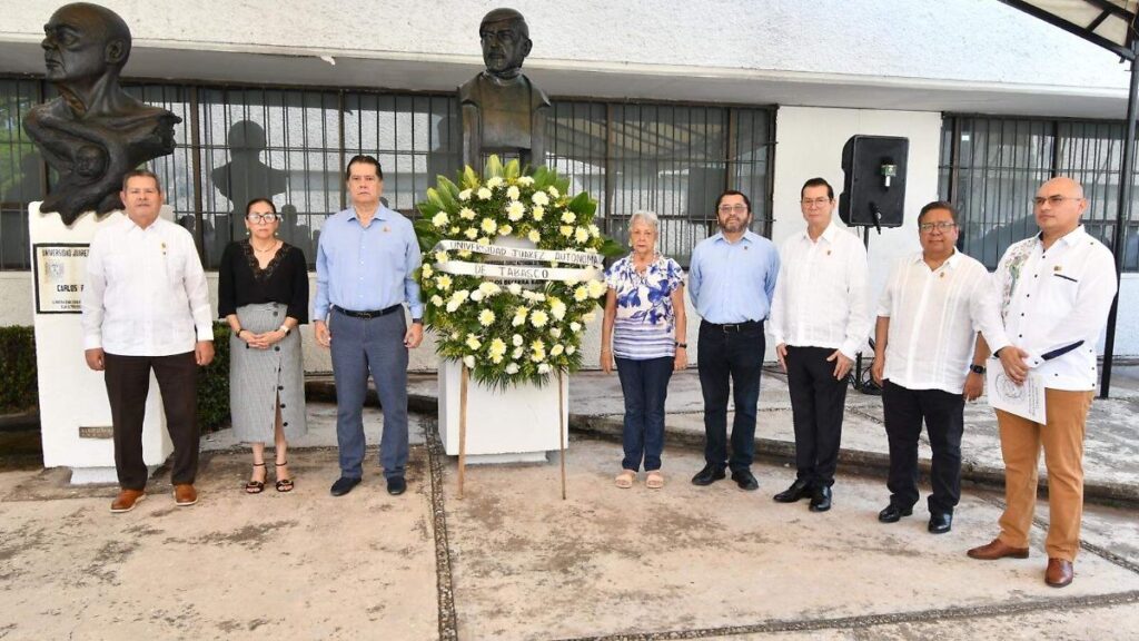 Recuerdan Juchimanes legado del poeta José Carlos Becerra