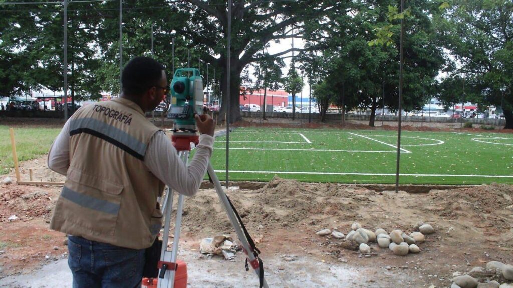 Avanza construcción de canchas del Mundial Social en Tabasco