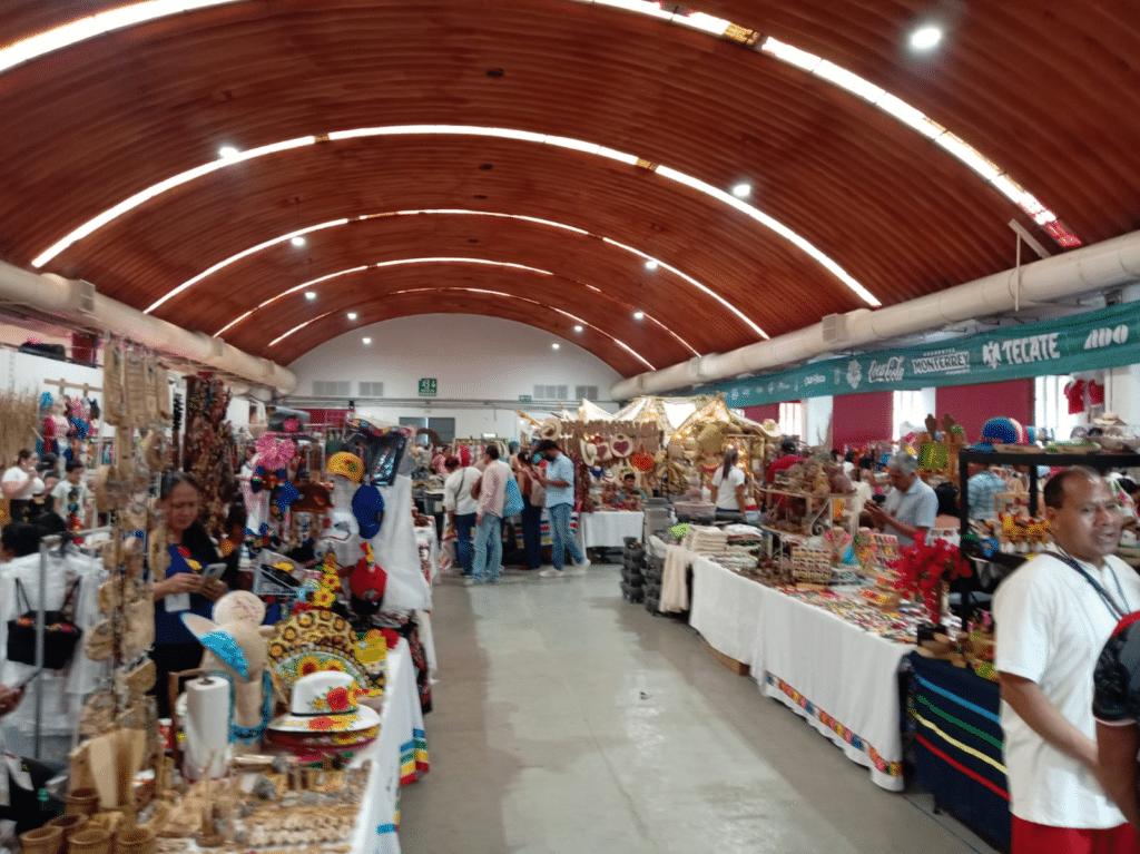Artesanías del Mundo Maya Engalanan la Máxima Fiesta de Tabasco