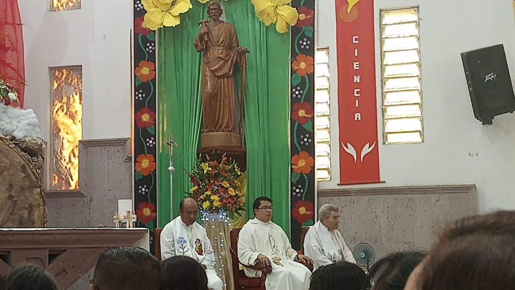 61 jóvenes reciben confirmación en fiesta de San José Obrero