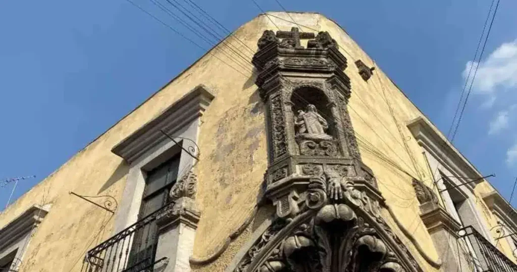 La hornacina de la Casa de la Manita, joya barroca y símbolo de leyendas en el Centro Histórico