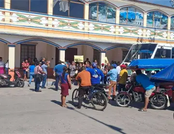 Feligreses de Cupilco se manifiestan contra reubicación del Padre Camacho; advierten con cerrar el Santuario