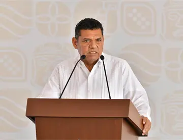 Informa May que Pemex eliminará mecheros en Tabasco y buscará aprovechar el gas que quema actualmente