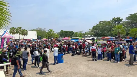 Evacúan naves en casi 5 minutos durante primer simulacro del Parque Tabasco