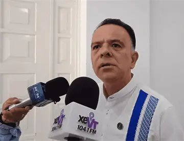 Necesario analizar legislación sobre uso de celulares en escuelas: Marcos Rosendo Medina