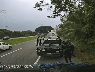 Viralizan presunto abuso policial de elementos municipales en vía corta a Cunduacán