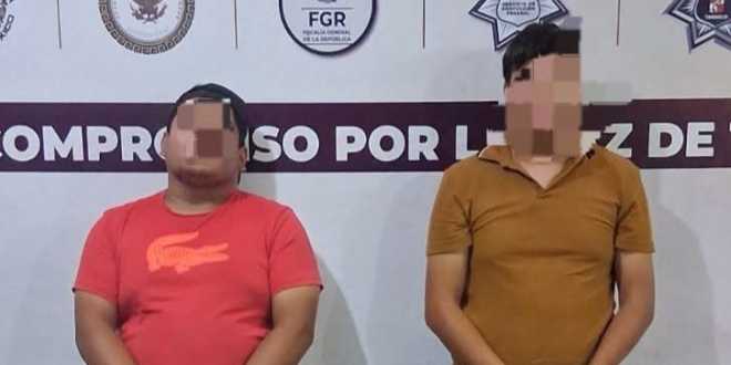 Cae dos con auto robado, en Villa las Flores