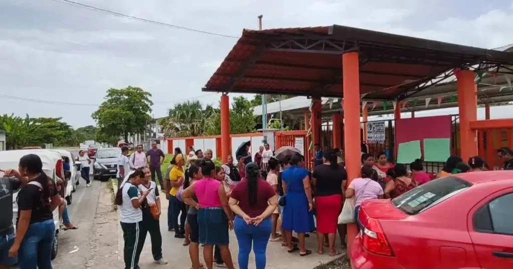 Denuncia a maestro por presuntos actos indebidos contra menores de edad