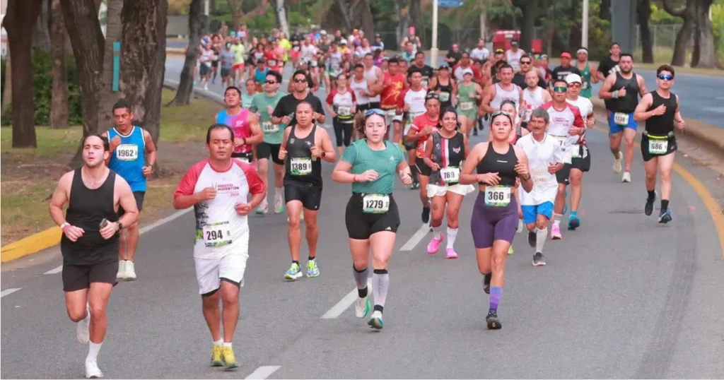 Más de dos mil corredores consolidaron el medio maratón