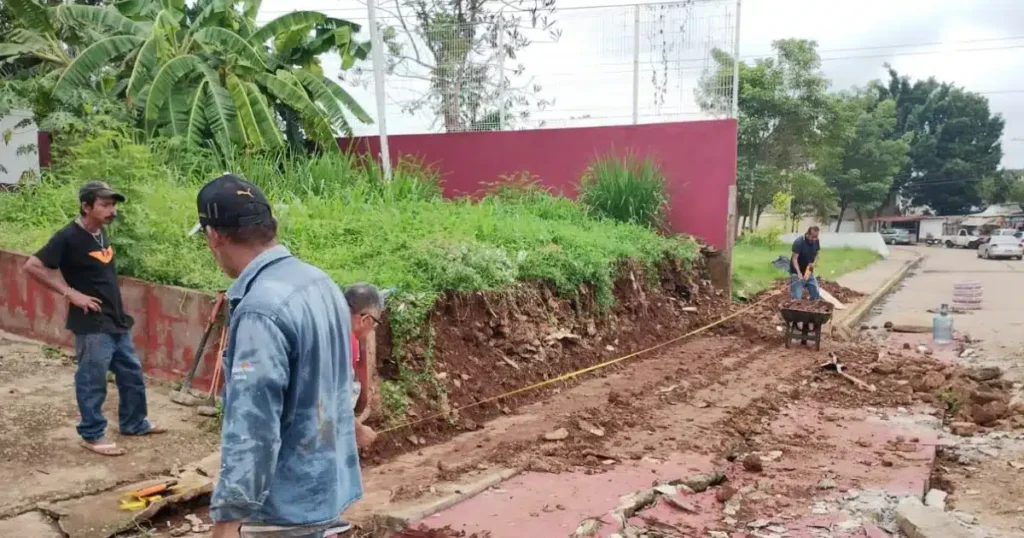 Evalúan daños en escuela de Parrilla II