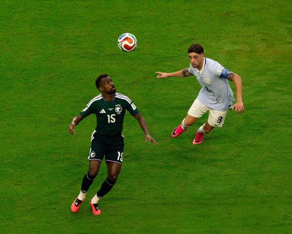 Arabia Saudita sorprende y frena a Uruguay