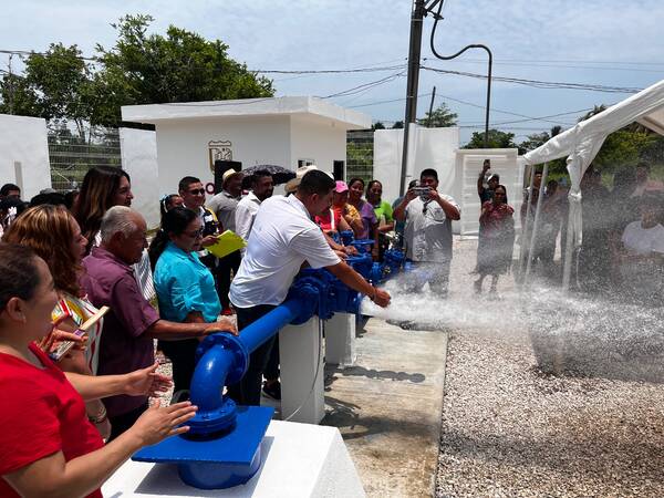 Rehabilitan pozo que abastece a 6 mil personas en Comalcalco