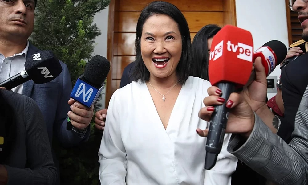 Fujimori se acerca a ganar elección presidencial en Perú, con 40.000 votos más que Sánchez