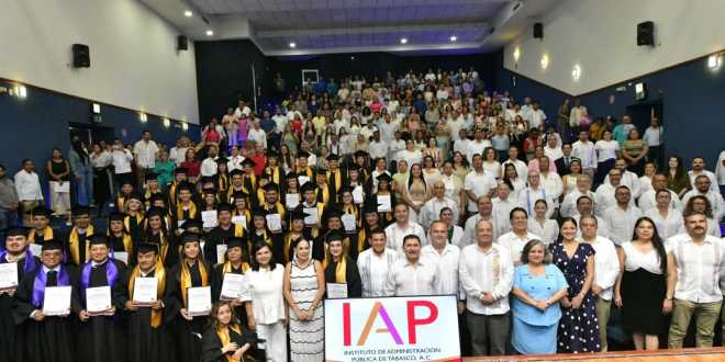 Exhorta Javier May a egresados del IAP a servir con respeto, ética y lealtad al pueblo de Tabasco