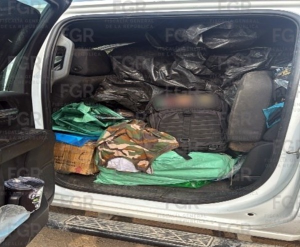 FGR asegura mercancía extranjera y detiene a tres en Huimanguillo