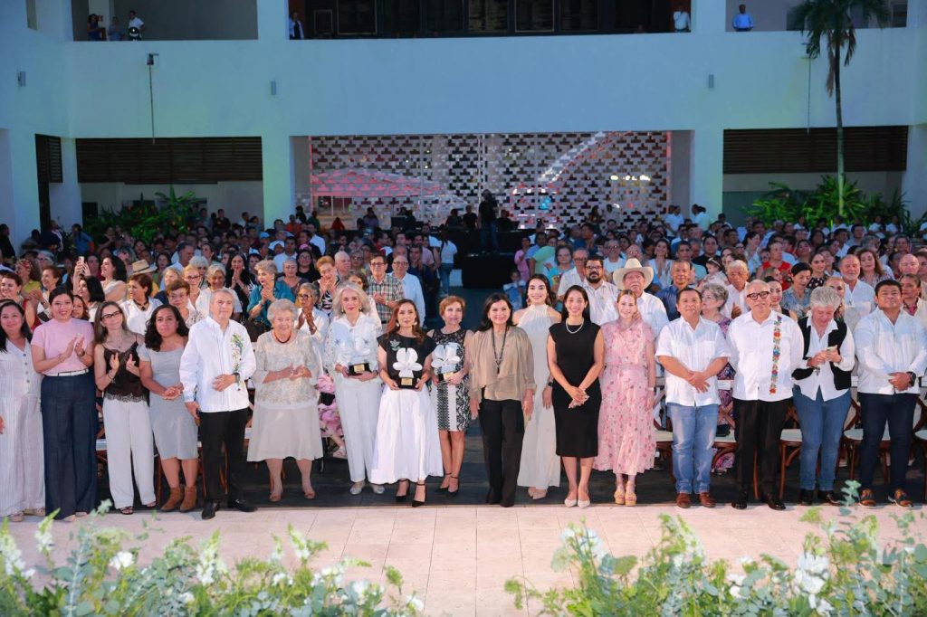 Entrega Centro Premio Blancas Mariposas 2026 a tres destacadas tabasqueñas