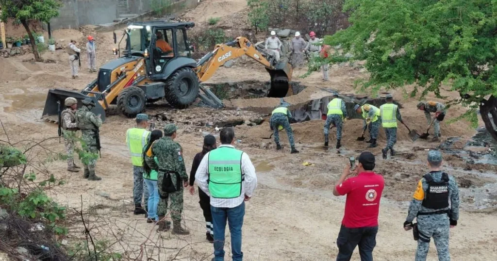 Atiende Pemex pérdida de contención en ducto de combustóleo en Salina Cruz, Oaxaca