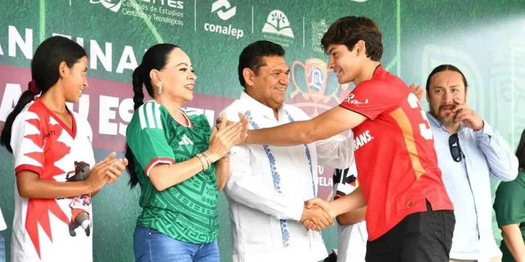 CBTIS 32 se corona campeón en torneo de fútbol en Tabasco