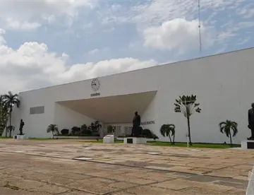 Anuncia Centro suspensión de labores por el Día del Servidor Público