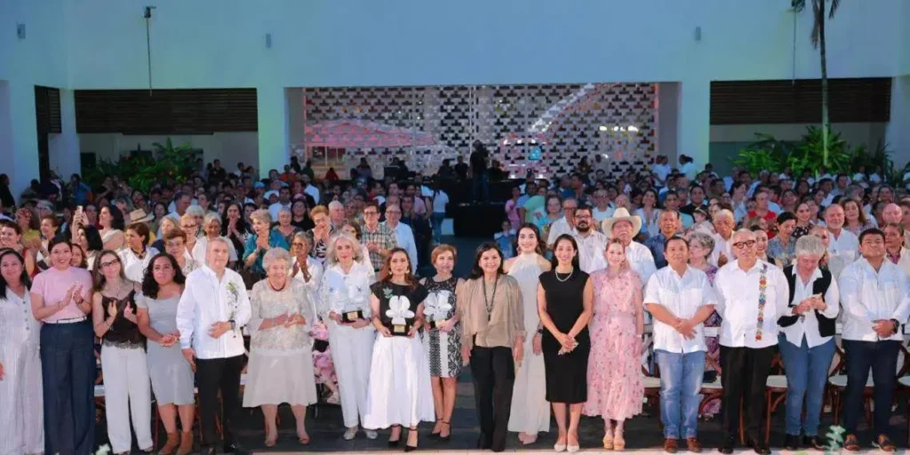 Premio aportes gastronomía, bienestar y cultura en Villahermosa