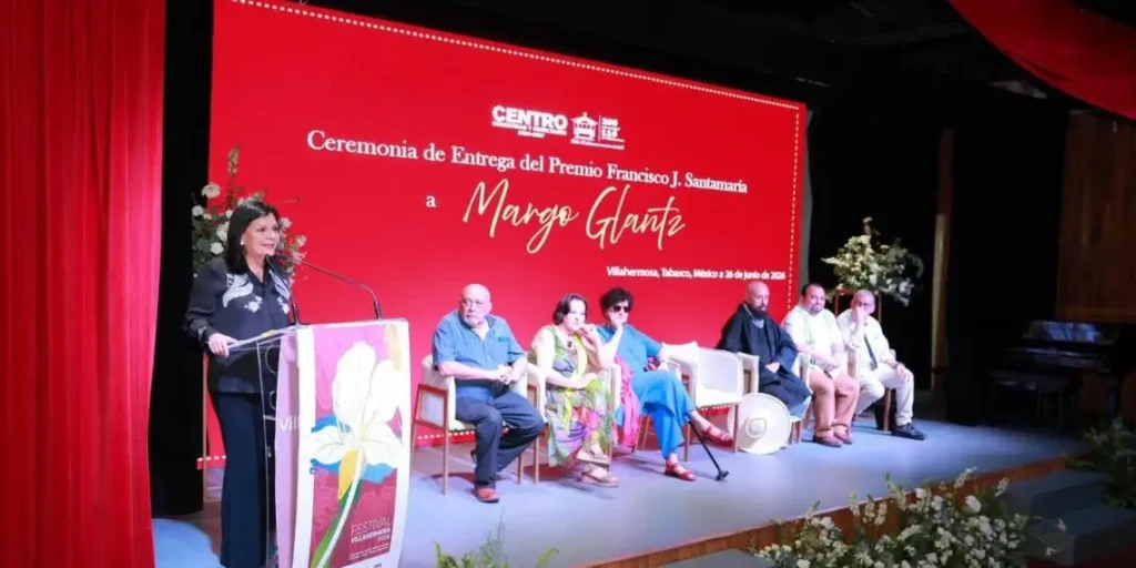 Reconocimiento literario a Margo Glantz con Premio Francisco J.