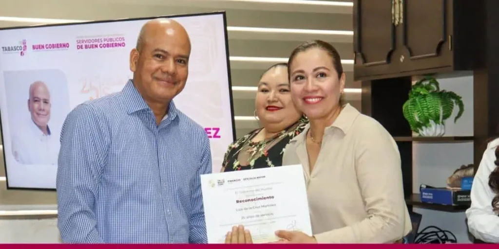 Trayectoria y compromiso, día del servidor público en Tabasco