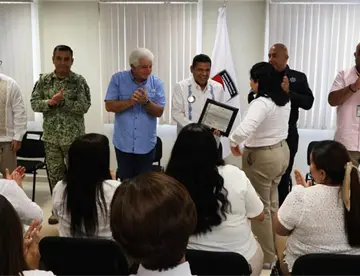 Encabeza May entrega de acreditación al Centro de Evaluación y Control de Confianza