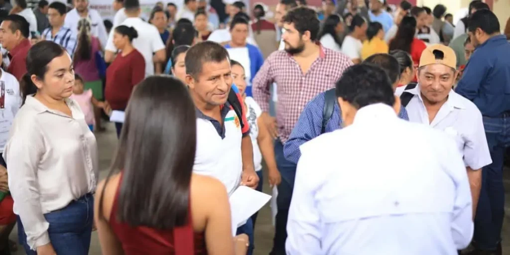 Ayuda humanitaria: silla de ruedas nueva en Tacotalpa