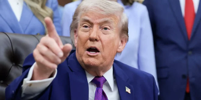 Trump asegura que el estrecho de Ormuz reabrirá por completo el viernes tras acuerdo con Irán