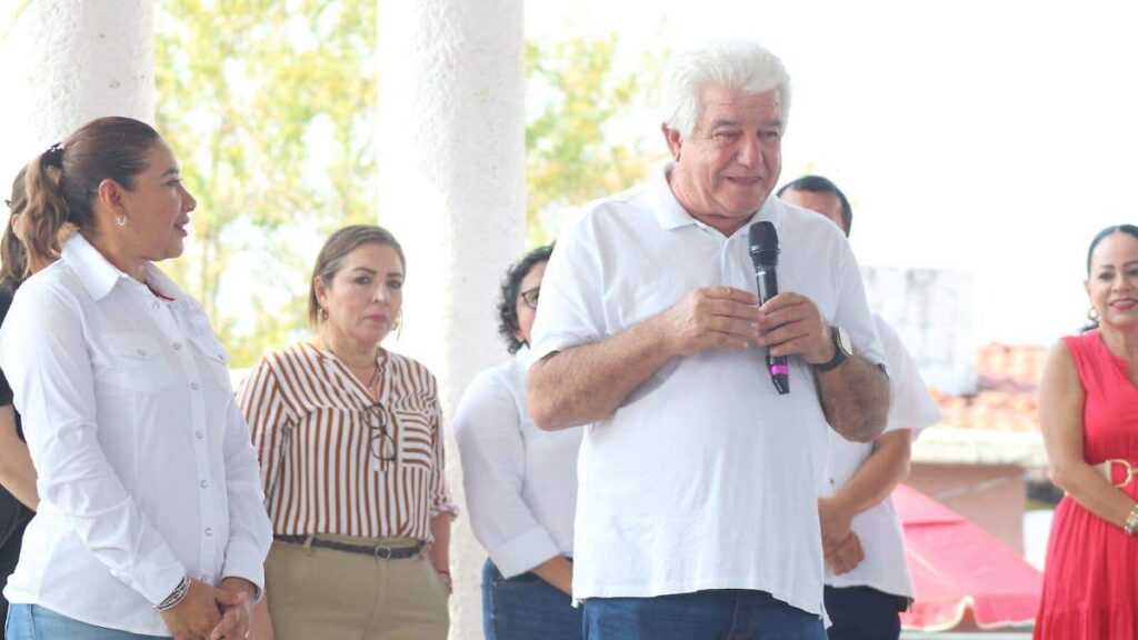 Javier May gestiona nuevos hospitales en Teapa y Macuspana desde CDMX