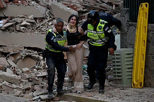 Delegaciones internacionales se suman a las labores de emergencia en Venezuela