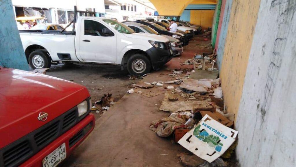 Analiza Ayuntamiento de Centro sancionar a quienes tiren basura en las calles