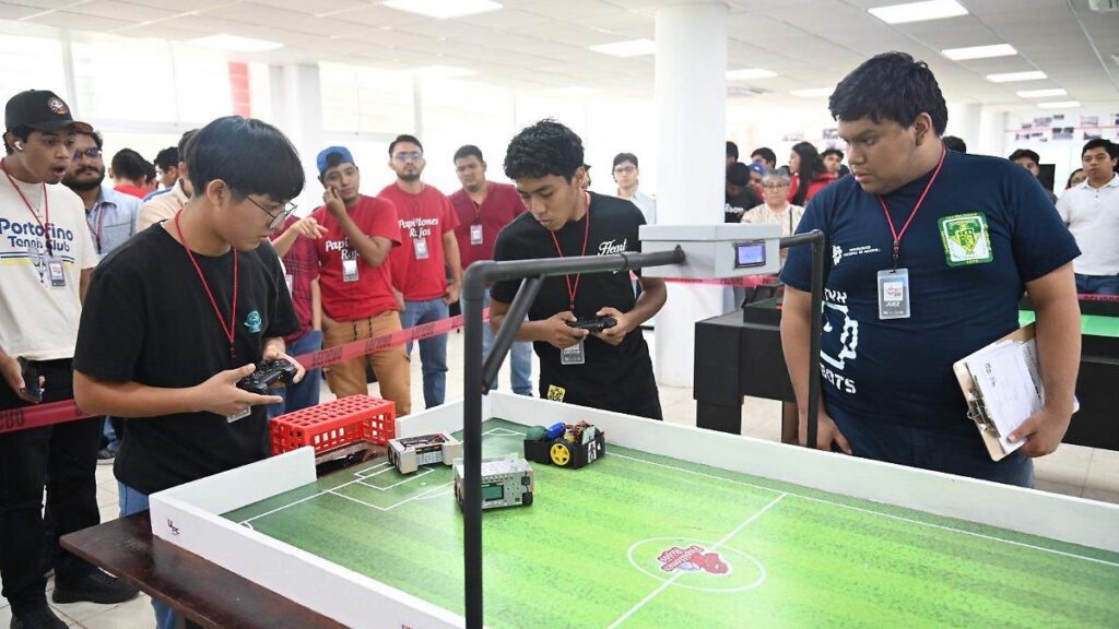 Papillón Wars II: El torneo de robótica universitaria en Tabasco