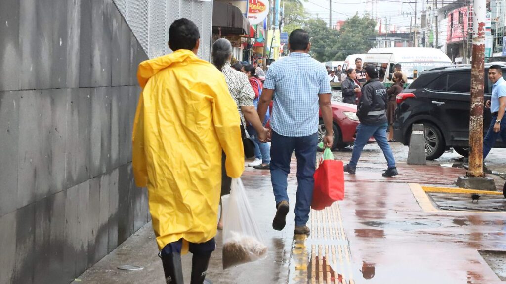 ¡Toma tus previsiones! Prevén lluvias muy fuertes en Chontalpa, Ríos y Sierra