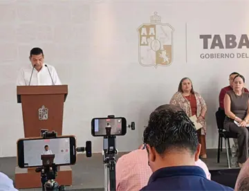 Planta de producción de moscas estériles permitirá abrir fronteras para exportación de ganado, espera gobernador